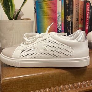 Outwoods Size 10 Fashion Sneaker